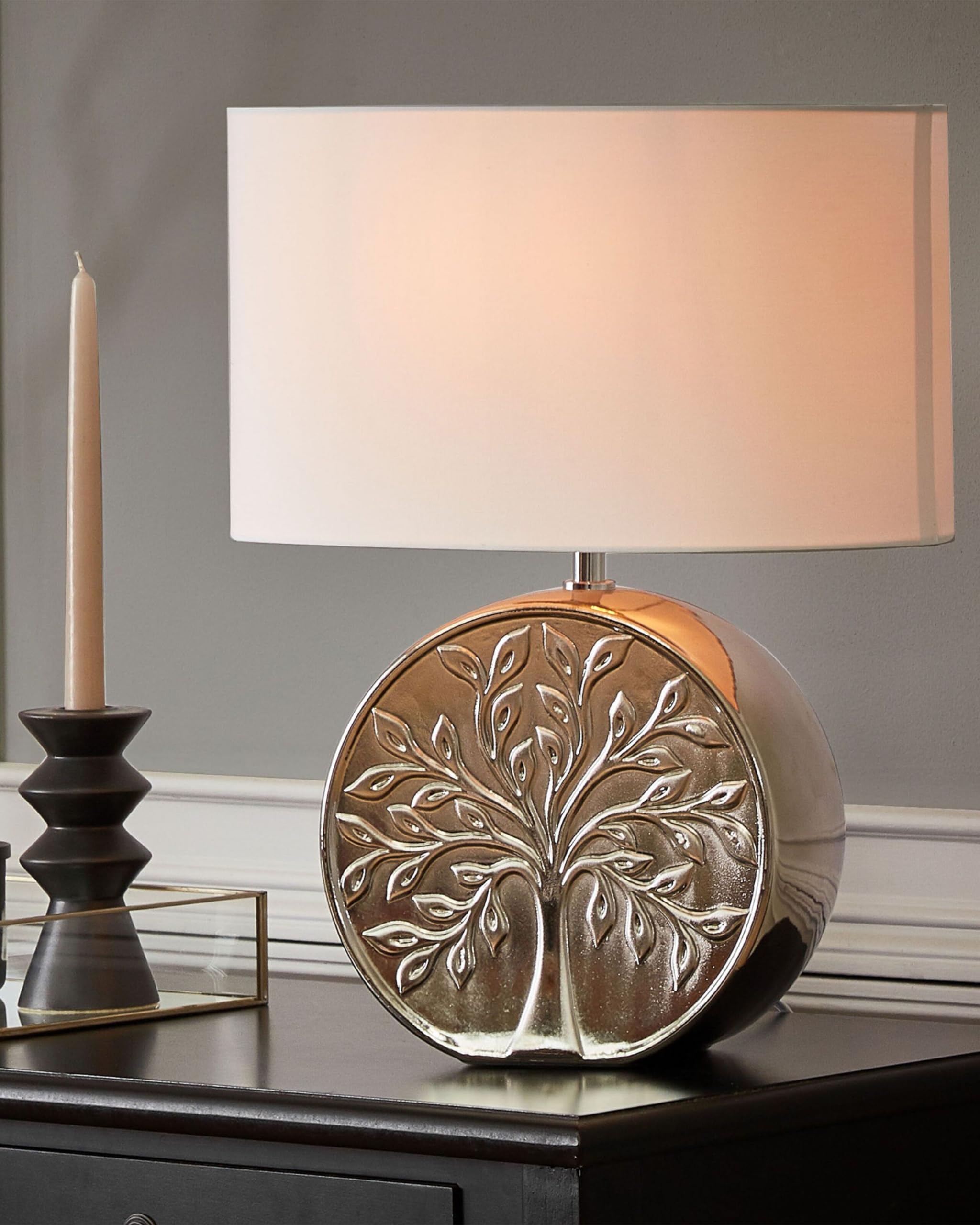 beliani-kherlen-tischlampe-keramik-silber-48-cm-baummotiv image 2