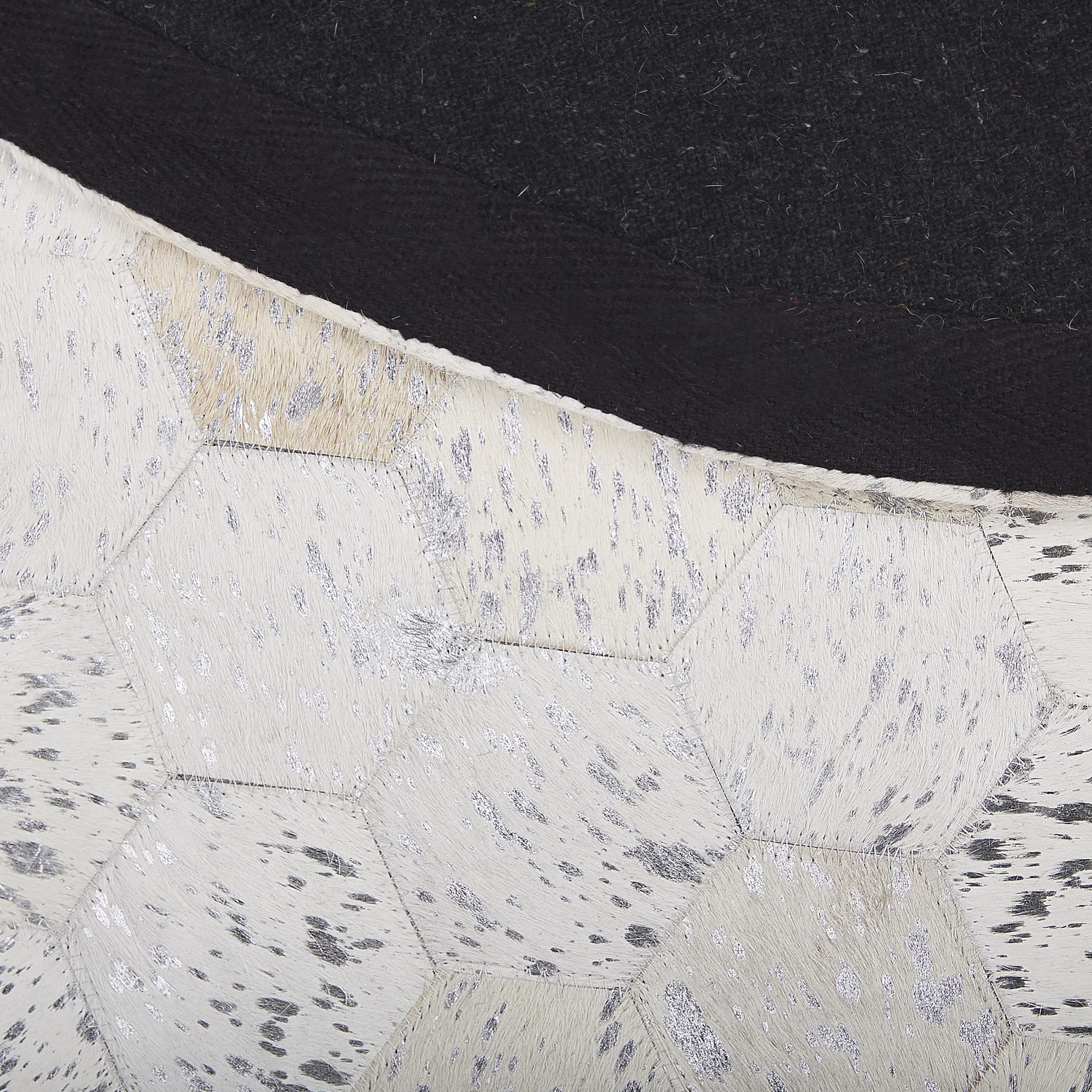 beliani-bozkoy-designer-teppich-leder-rund-140cm-beige-silber image 6