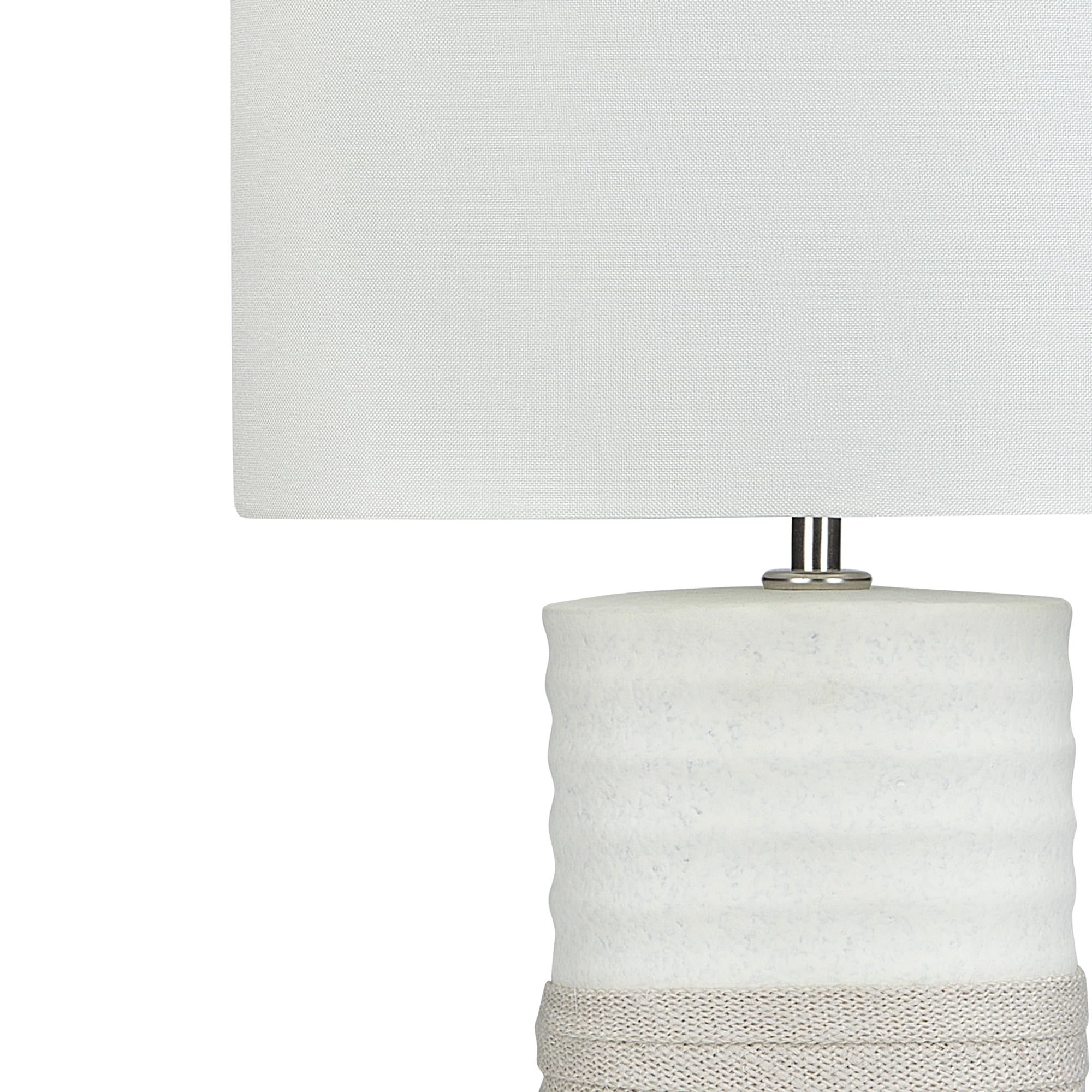 beliani-navia-tischlampe-porzellan-beige-wei-e27 image 4