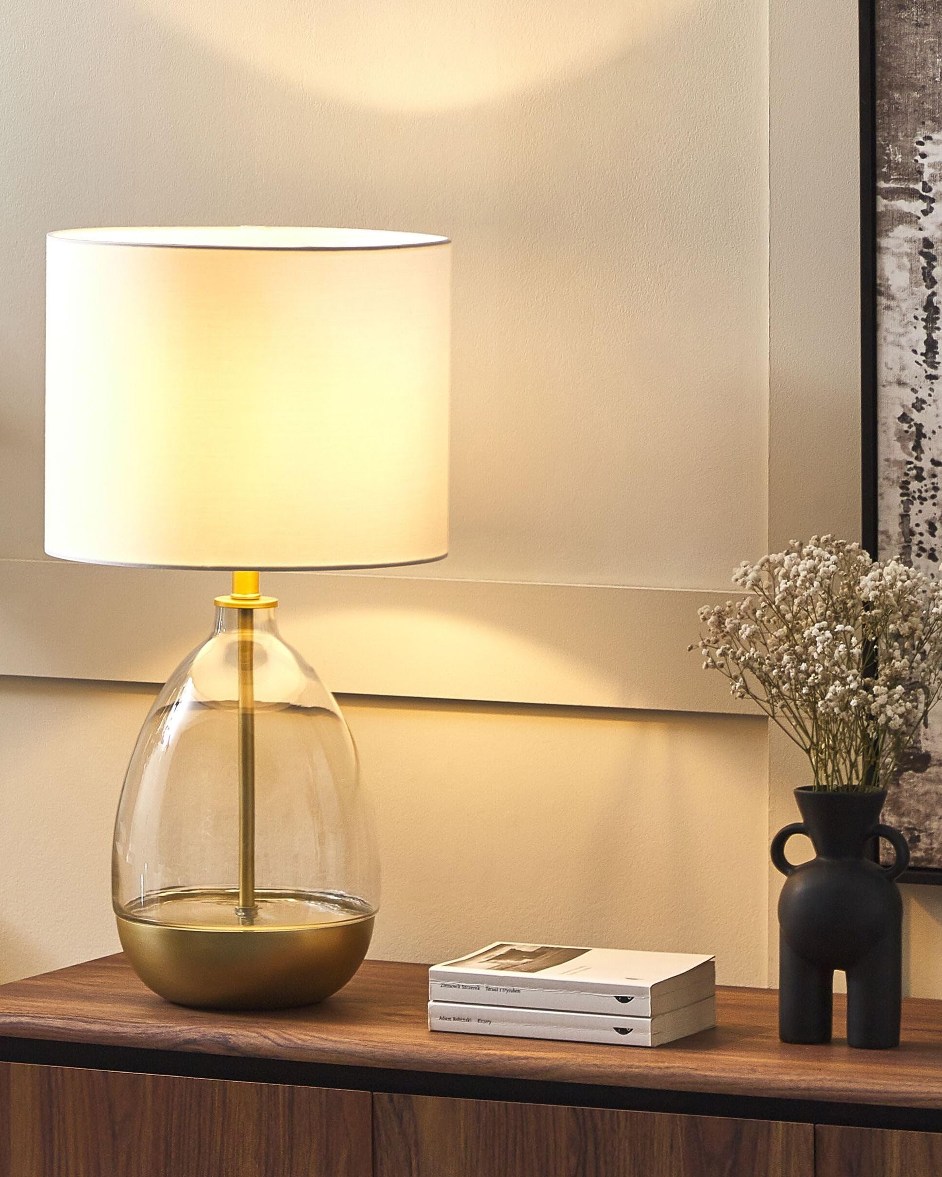 beliani-okari-tischlampe-glas-wei-gold-63-cm-vase-optik image 2