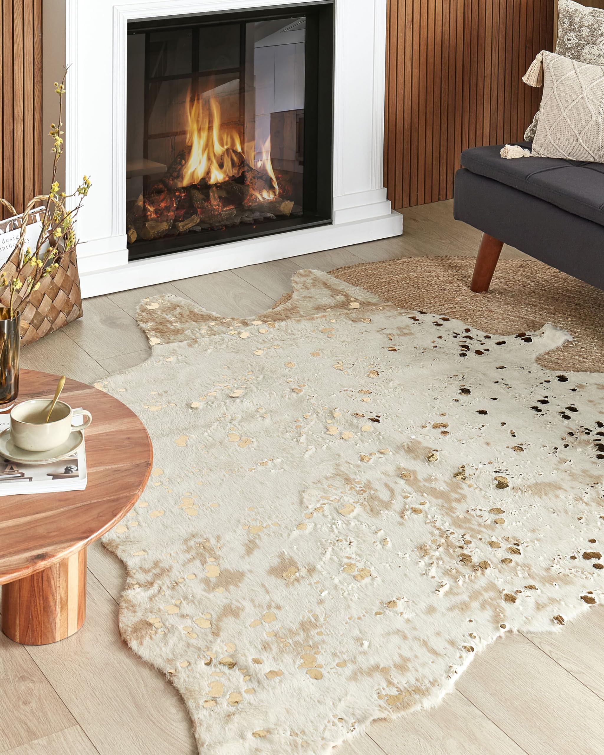beliani-bogong-kunstfell-teppich-150x200-beige-kuhmuster-gold image 2