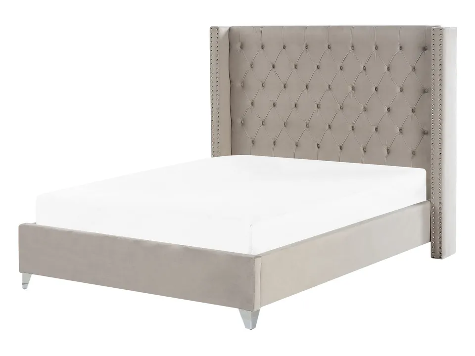 beliani-lubbon-polsterbett-samt-hellgrau-140x200-chesterfield image 1