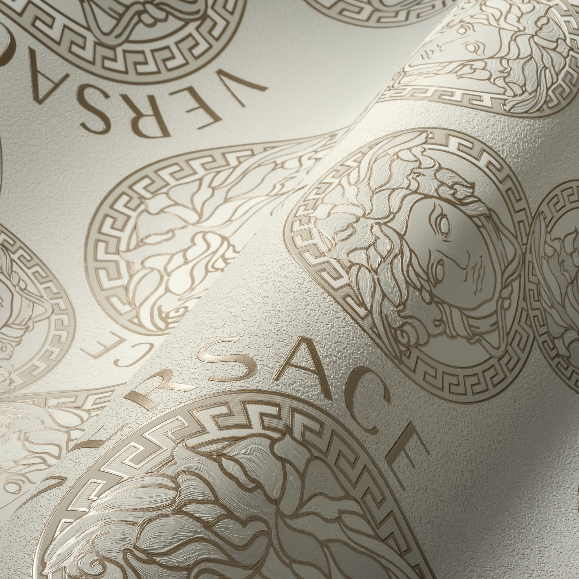 a-s-cr-ation-versace-386103-vliestapete-wei-medusa image 1