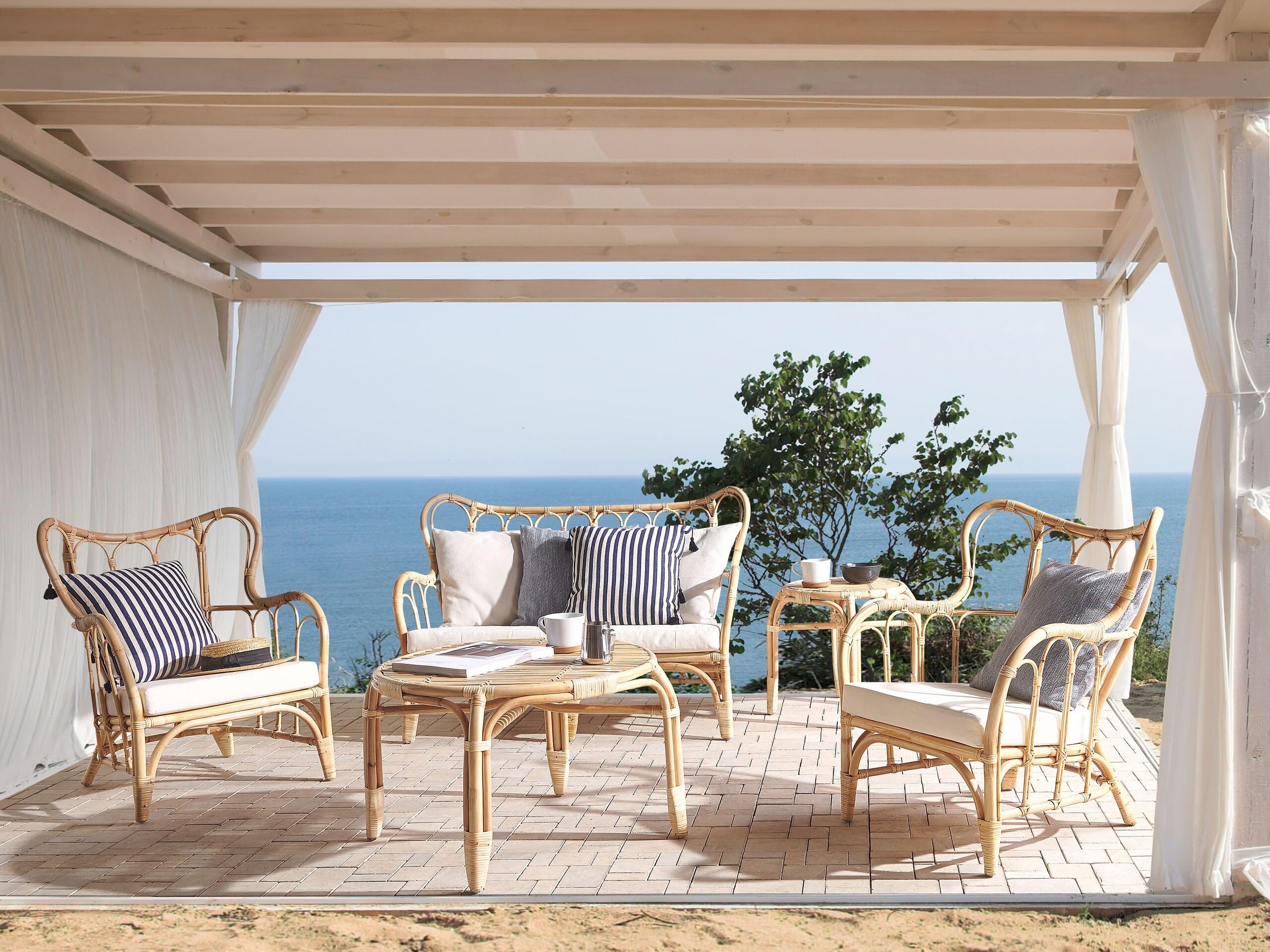 beliani-brindisi-lounge-set-rattan-beige-sofa-sessel-tisch-4-sitzer image 2