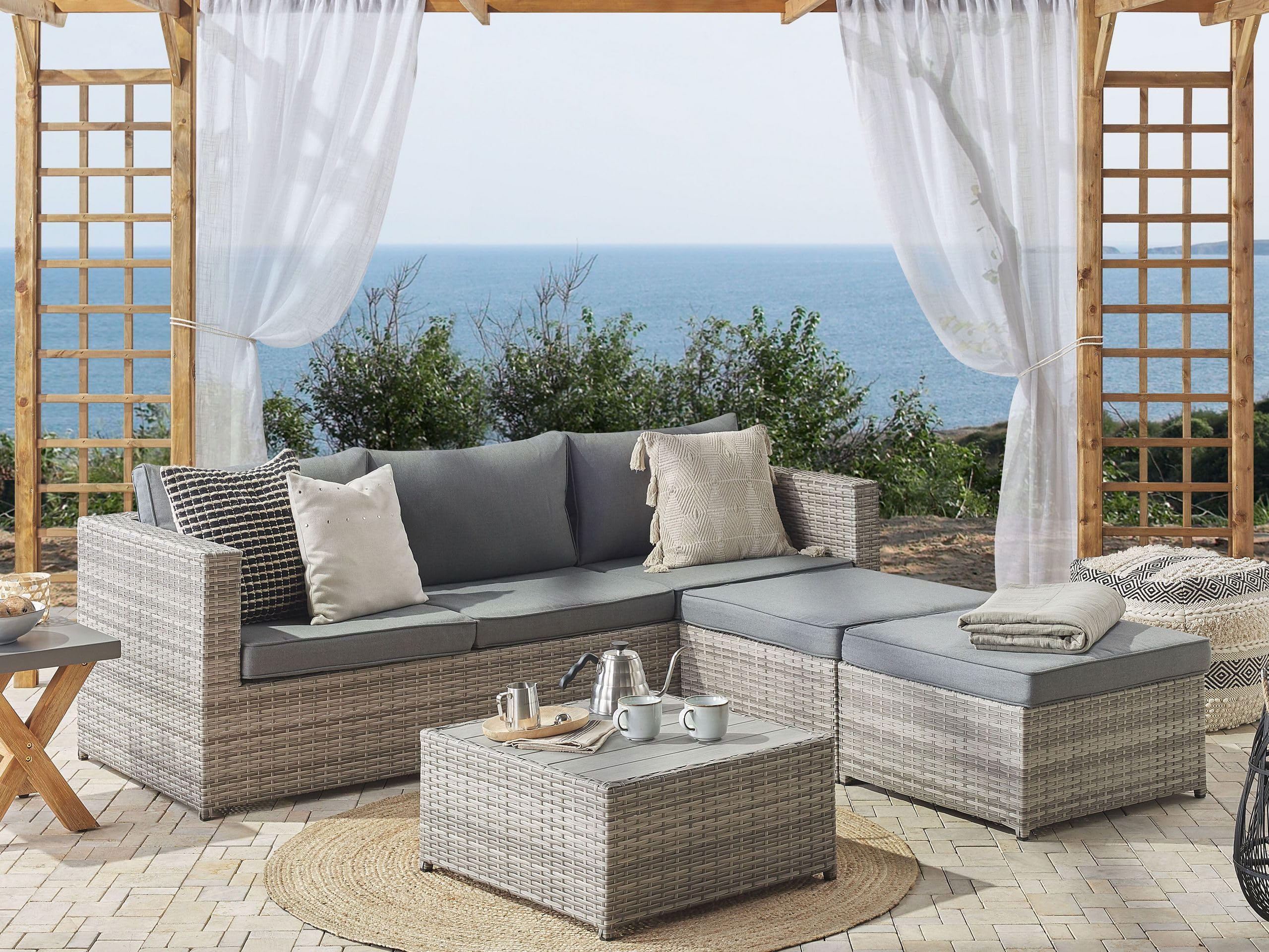 beliani-sabbia-lounge-set-polyrattan-grau-l-form-ottomanen image 2