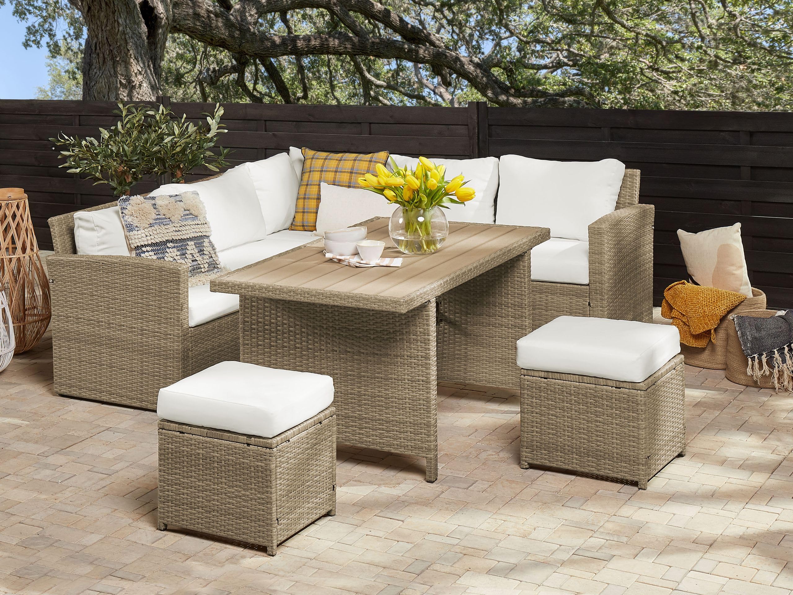 beliani-bardi-lounge-set-5-sitzer-braun-polyrattan-wei-e-kissen image 2