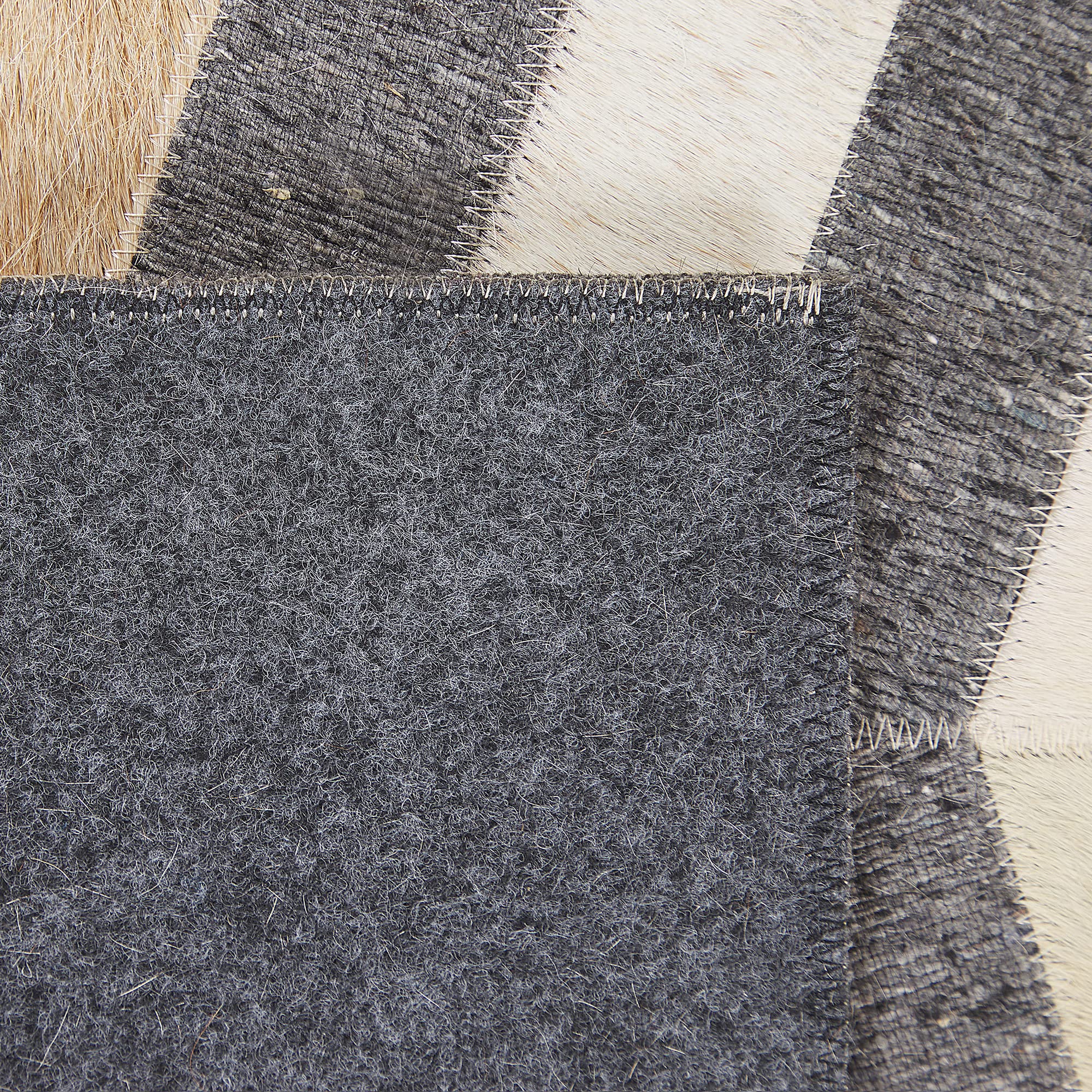 beliani-bagozze-teppich-160x230-cm-grau-beige-leder-patchwork image 6