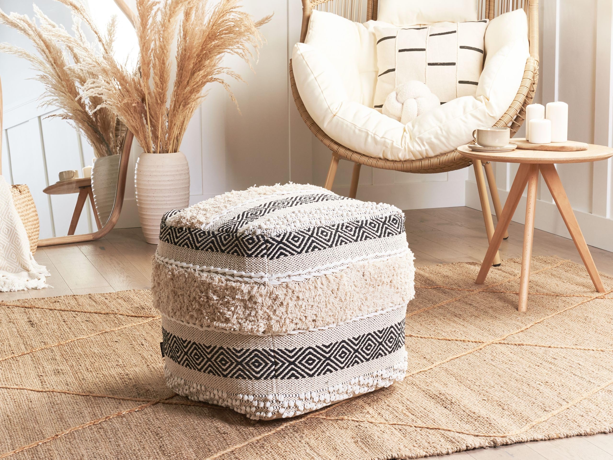 beliani-kanam-pouf-50x50-cremewei-baumwolle-boho image 2