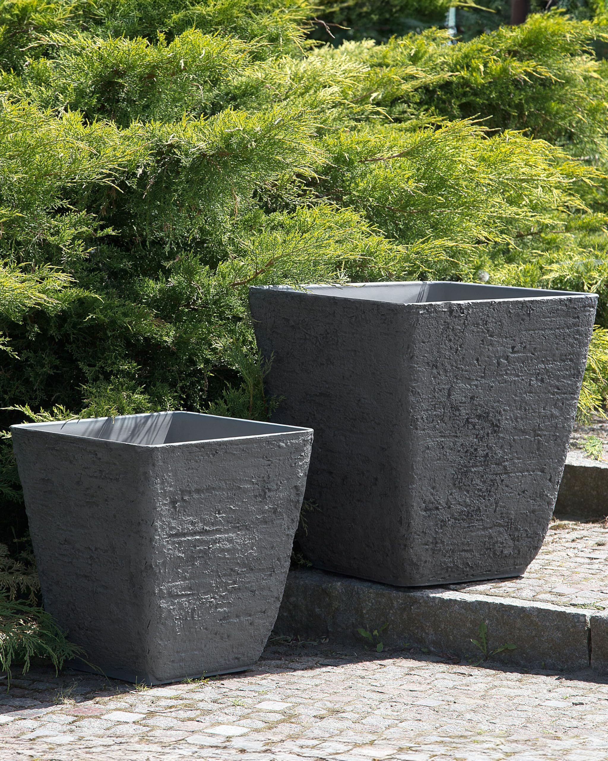 beliani-delos-blumentopf-grau-39x39x43-cm-eckig image 2
