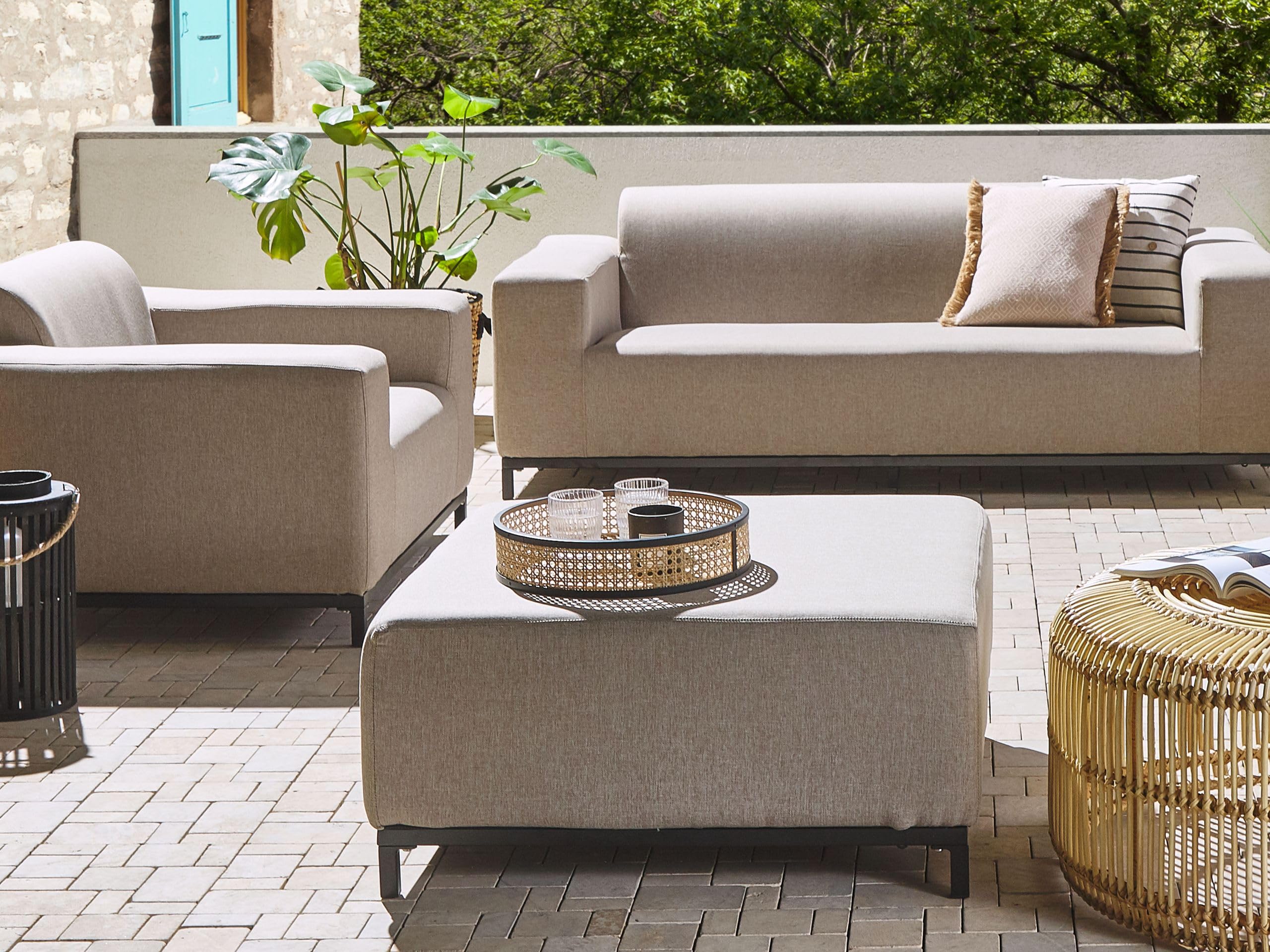 beliani-rovigo-ottomane-hocker-beige-83x83-cm-outdoor image 2