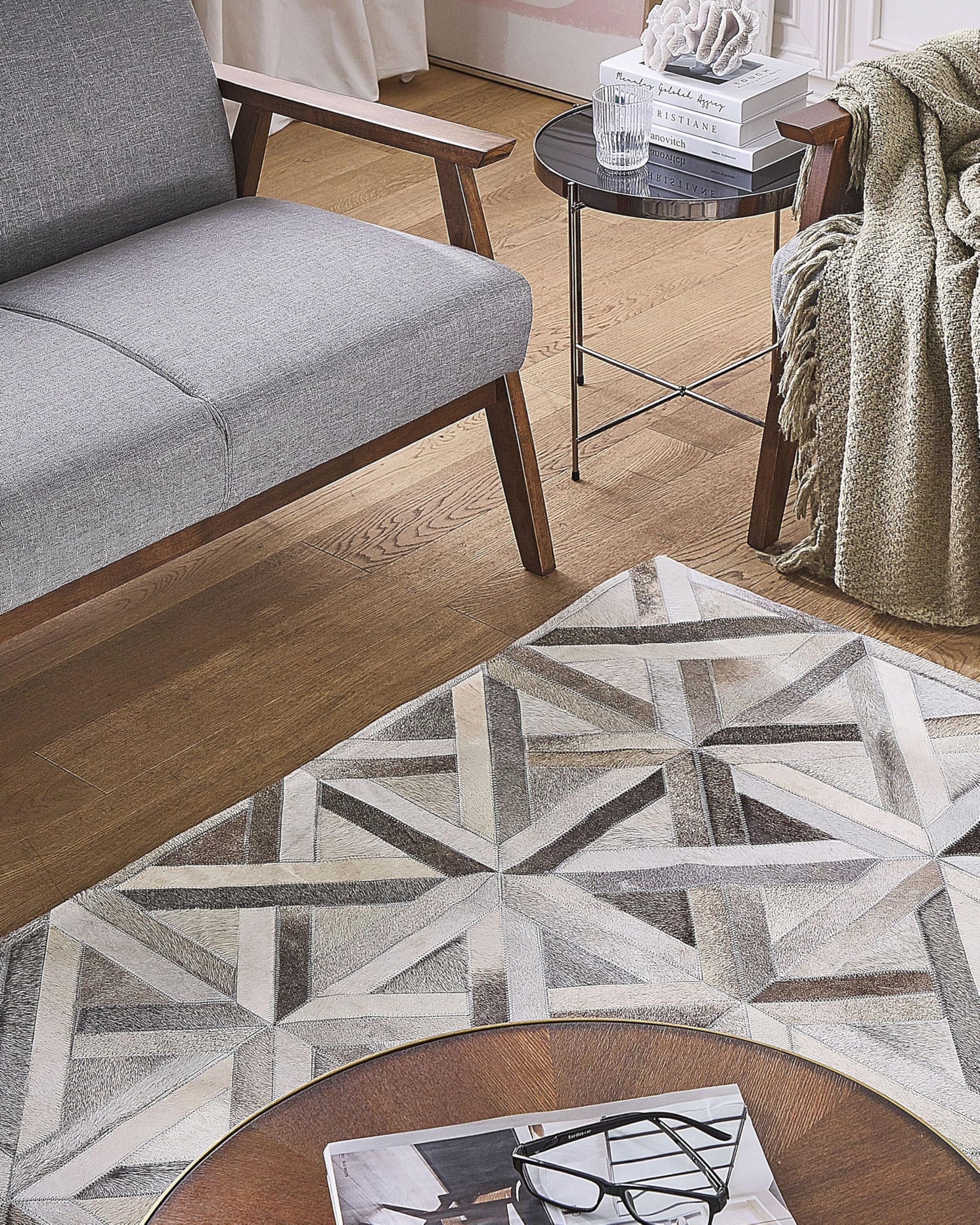 beliani-taytan-leder-teppich-140x200-cm-beige-braun-patchwork image 2
