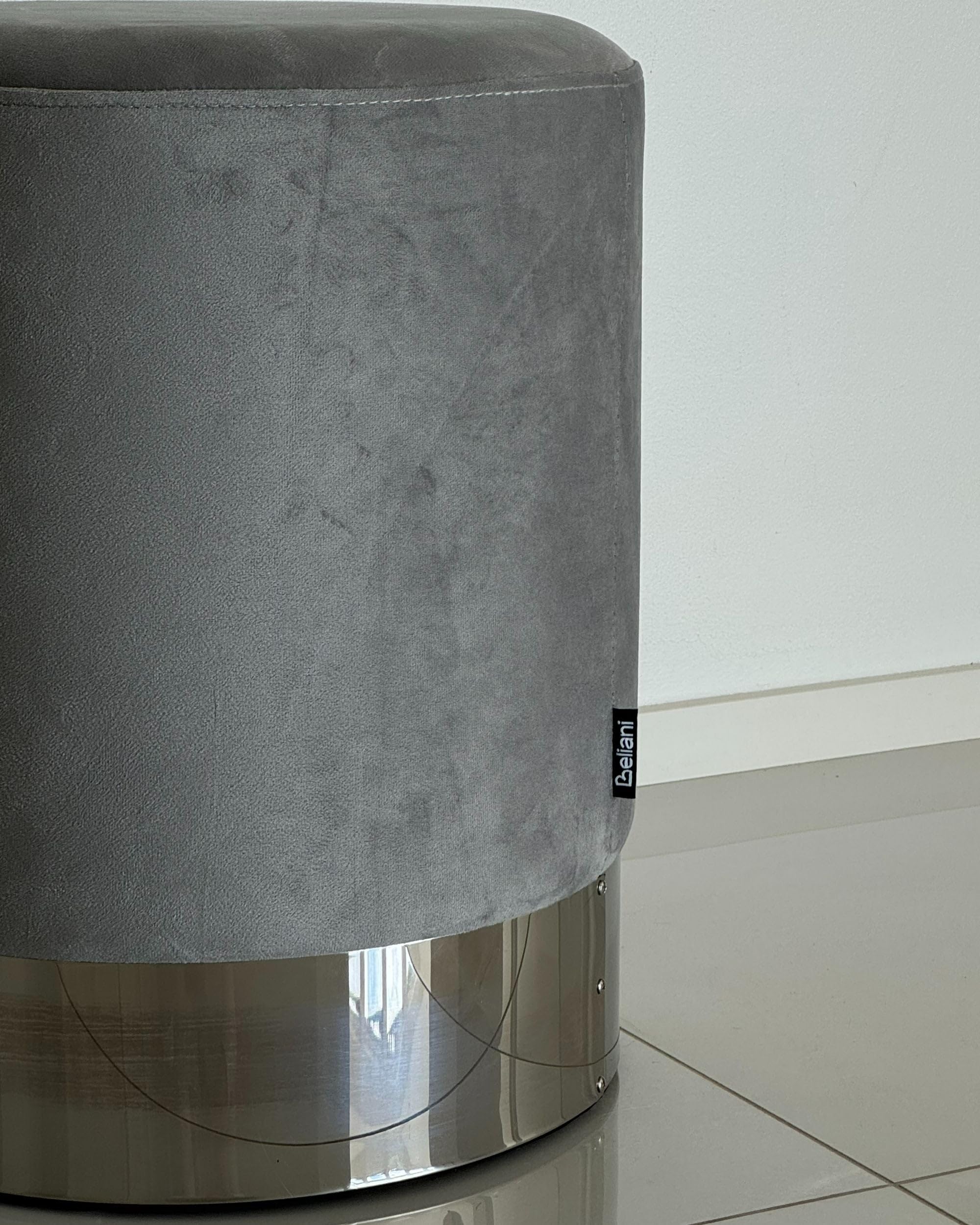 beliani-brigitte-pouf-rund-grau-samt-silber-36x36 image 7