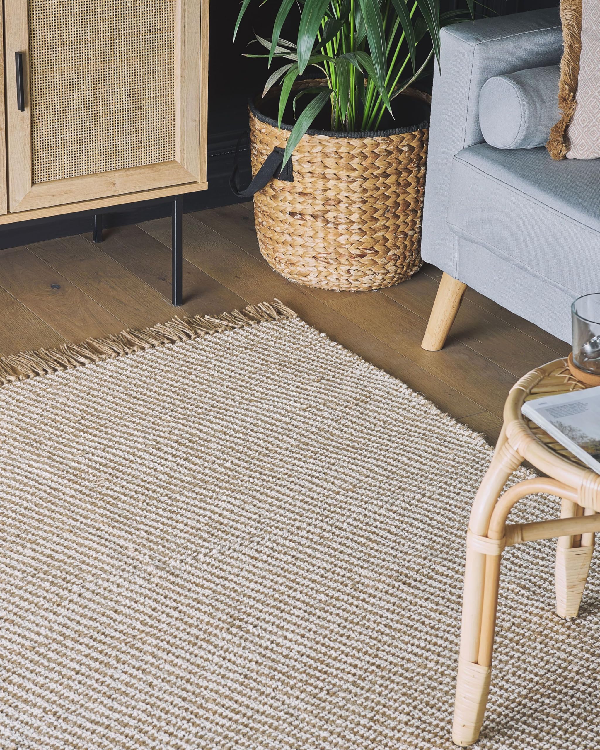 beliani-aladag-teppich-140x200-beige-boho-fransen image 2