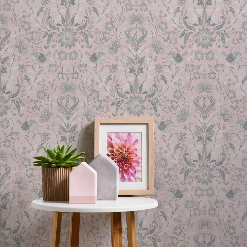 a-s-cr-ation-maison-charme-390752-vliestapete-rosa-grau image 1