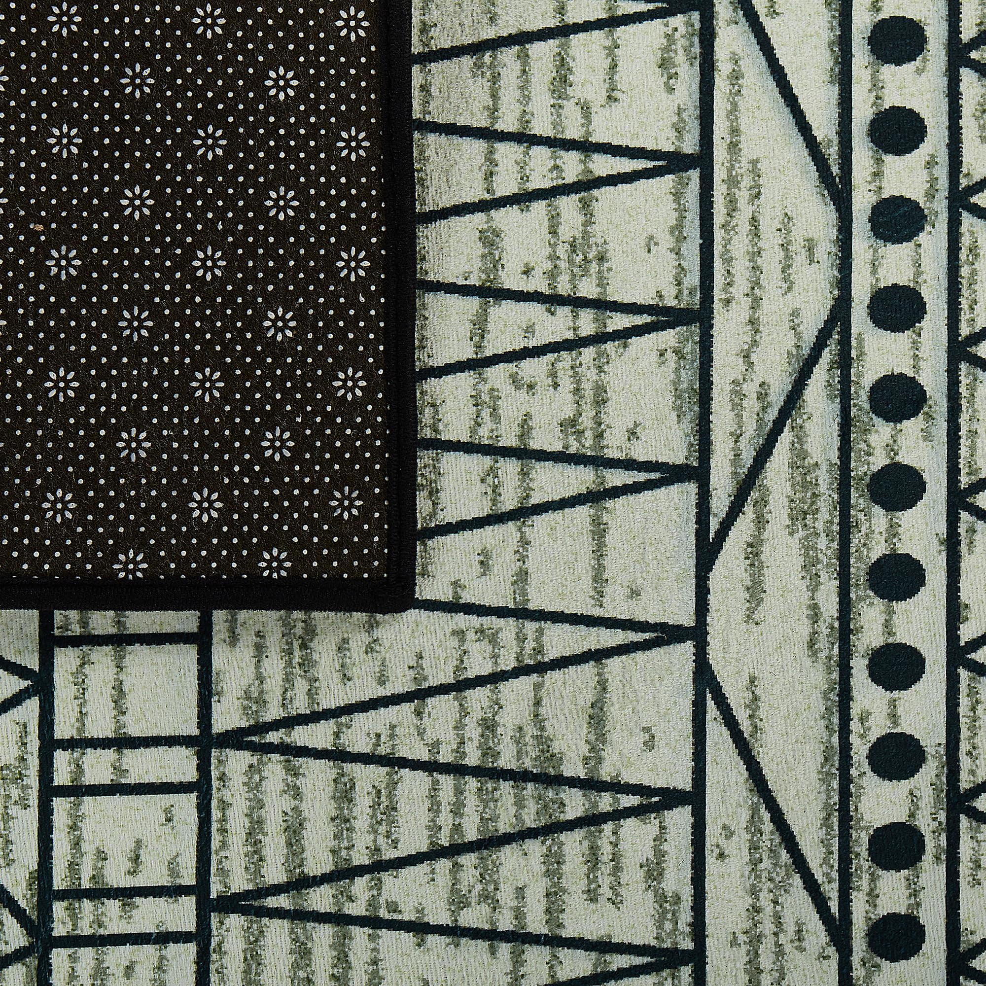 beliani-keban-teppich-160x230-cm-schwarz-grau-zickzack image 5