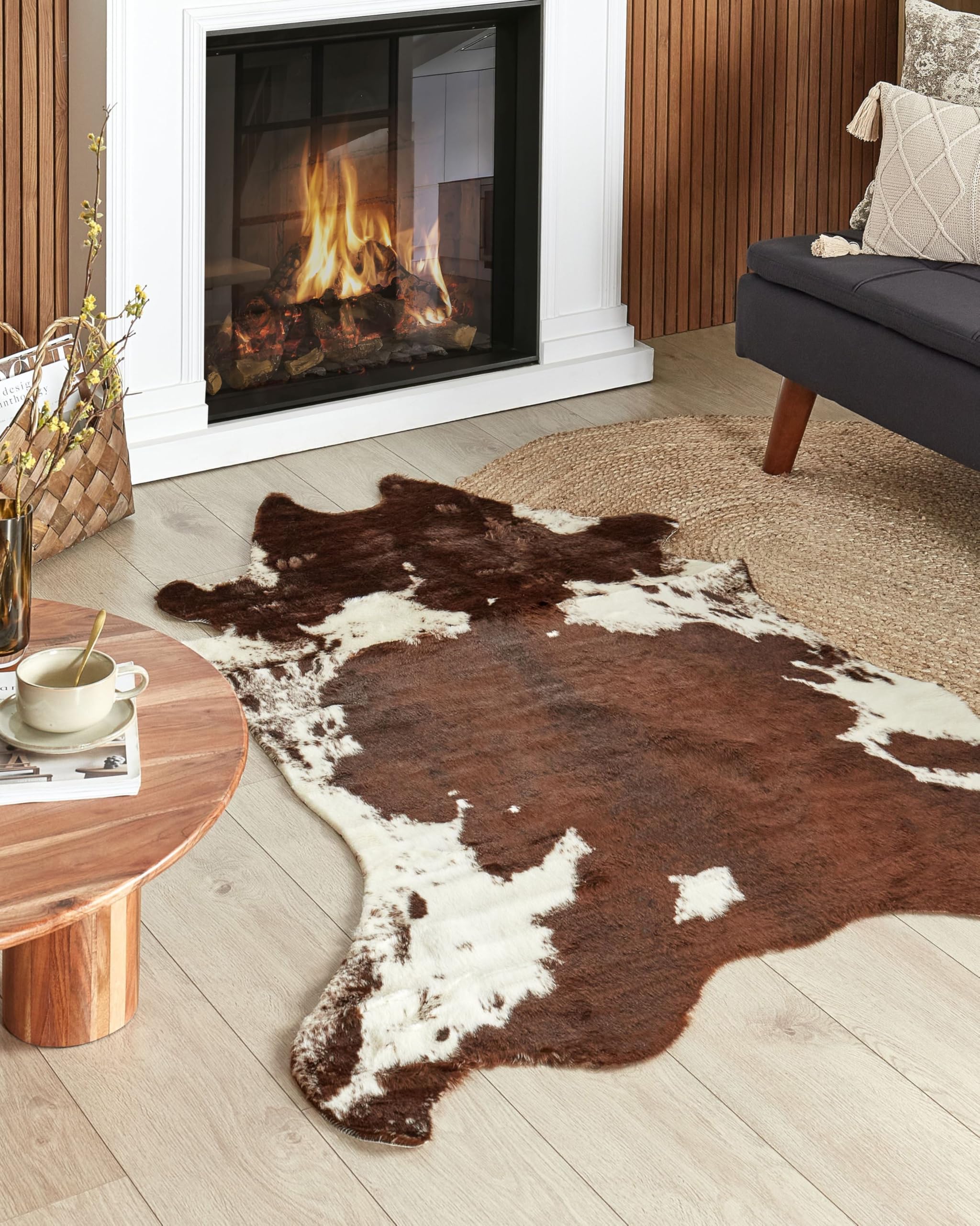 beliani-bogong-teppich-kuhmuster-braun-wei-130x170-cm image 2