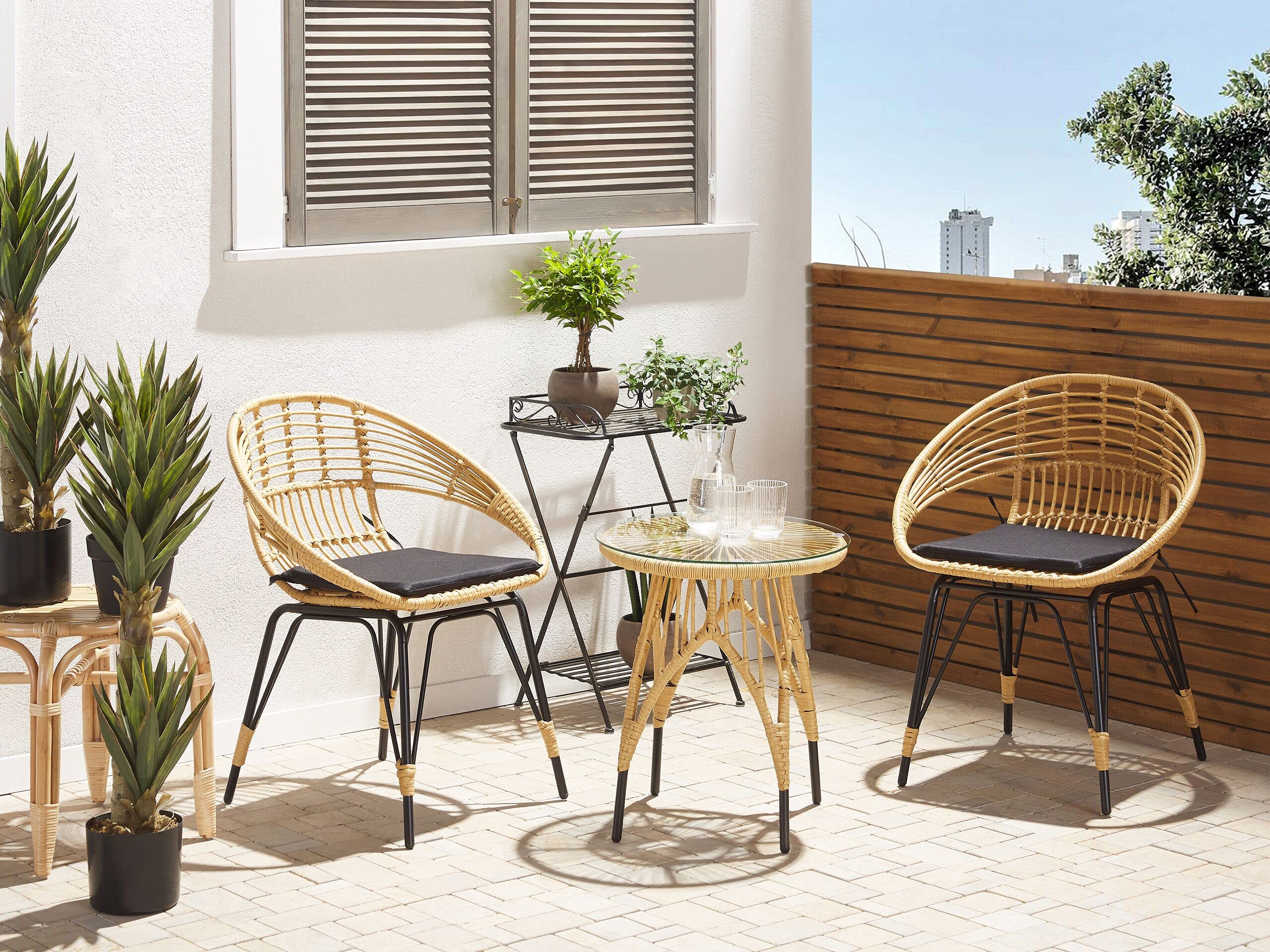 beliani-pellaro-balkonset-2-rattansessel-tisch-hellbraun-schwarz image 2