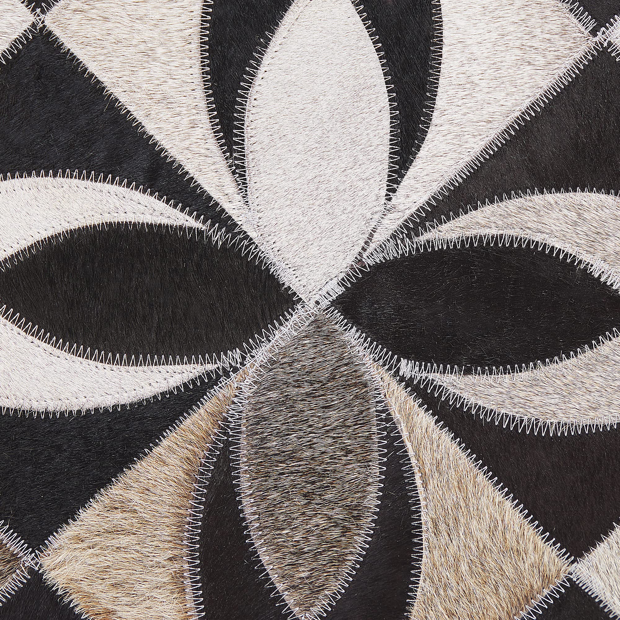 beliani-ishan-teppich-140x200-cm-kuhfell-patchwork-fu-bodenheizung image 5
