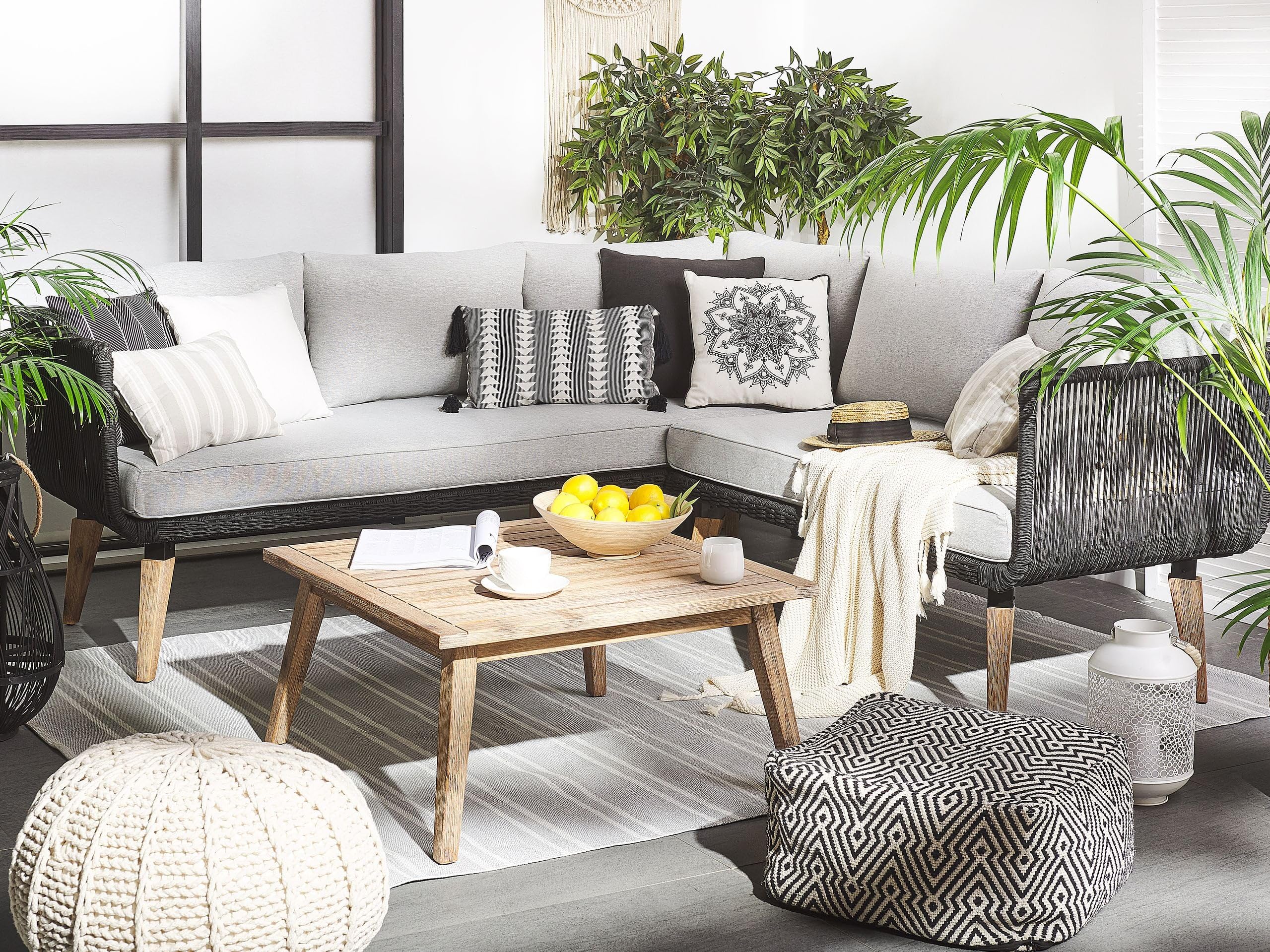 beliani-alcamo-gartenm-bel-set-akazie-5-personen-grau image 2