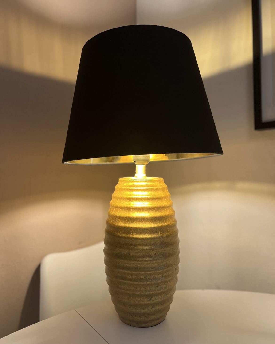 beliani-erbo-tischlampe-gold-schwarz-porzellan-stoff image 6