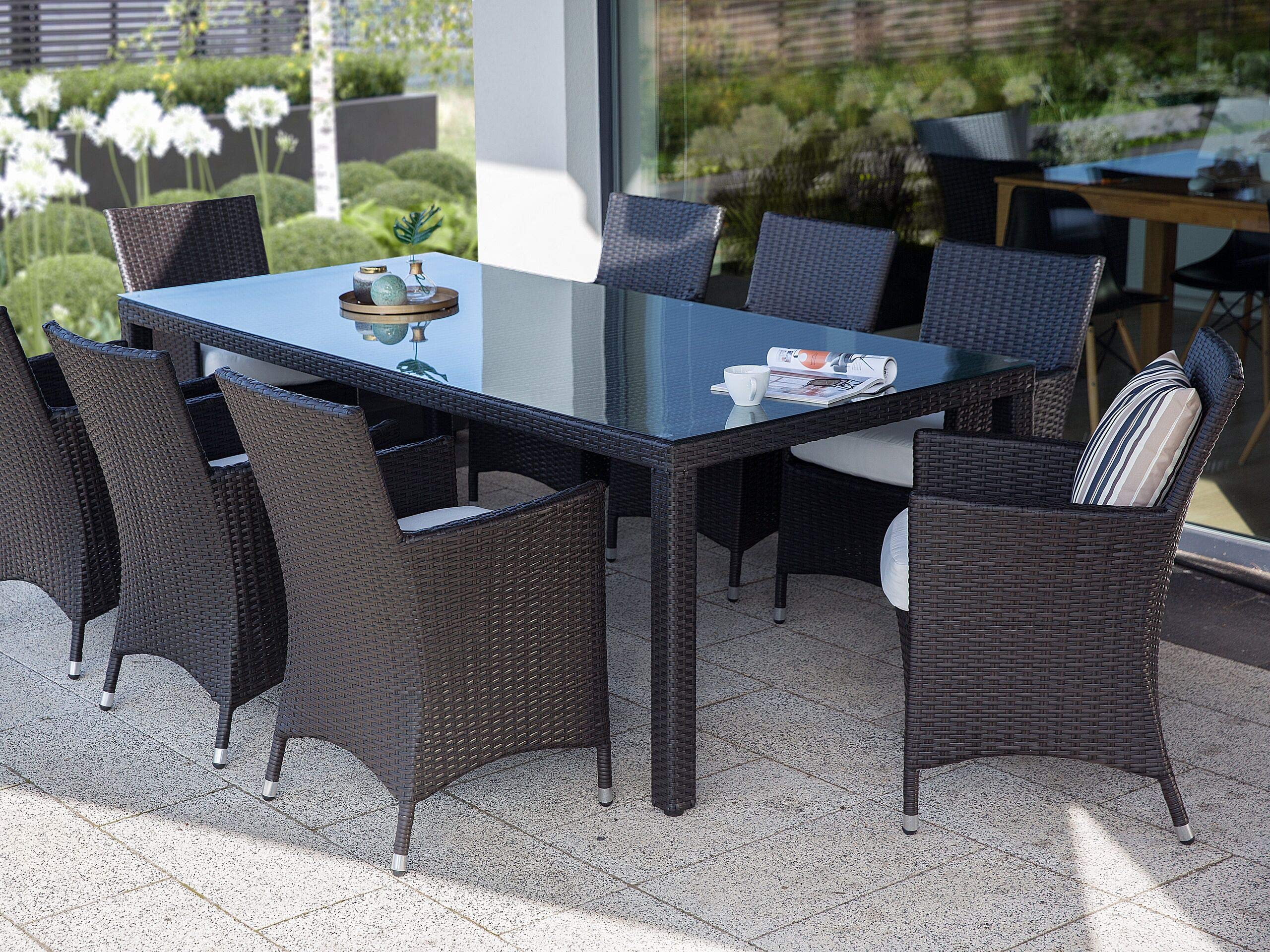 beliani-italy-gartentisch-220-cm-dunkelbraun-rattan image 2