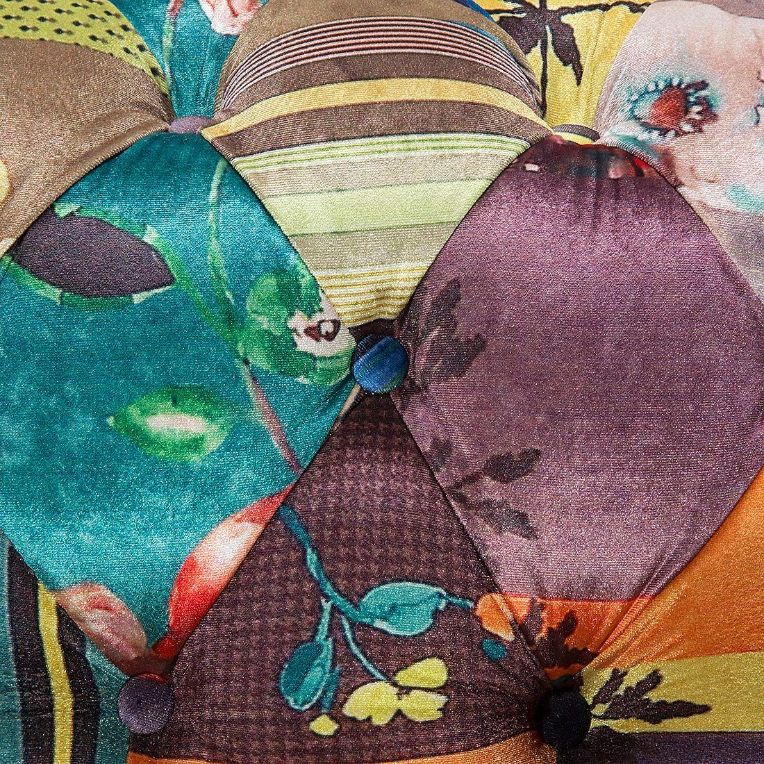 beliani-chesterfield-sessel-patchwork-bunt-gr-n-gelb-stoff image 7
