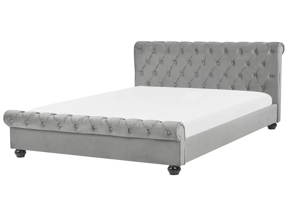 beliani-polsterbett-180x200-samt-hellgrau-chesterfield image 1