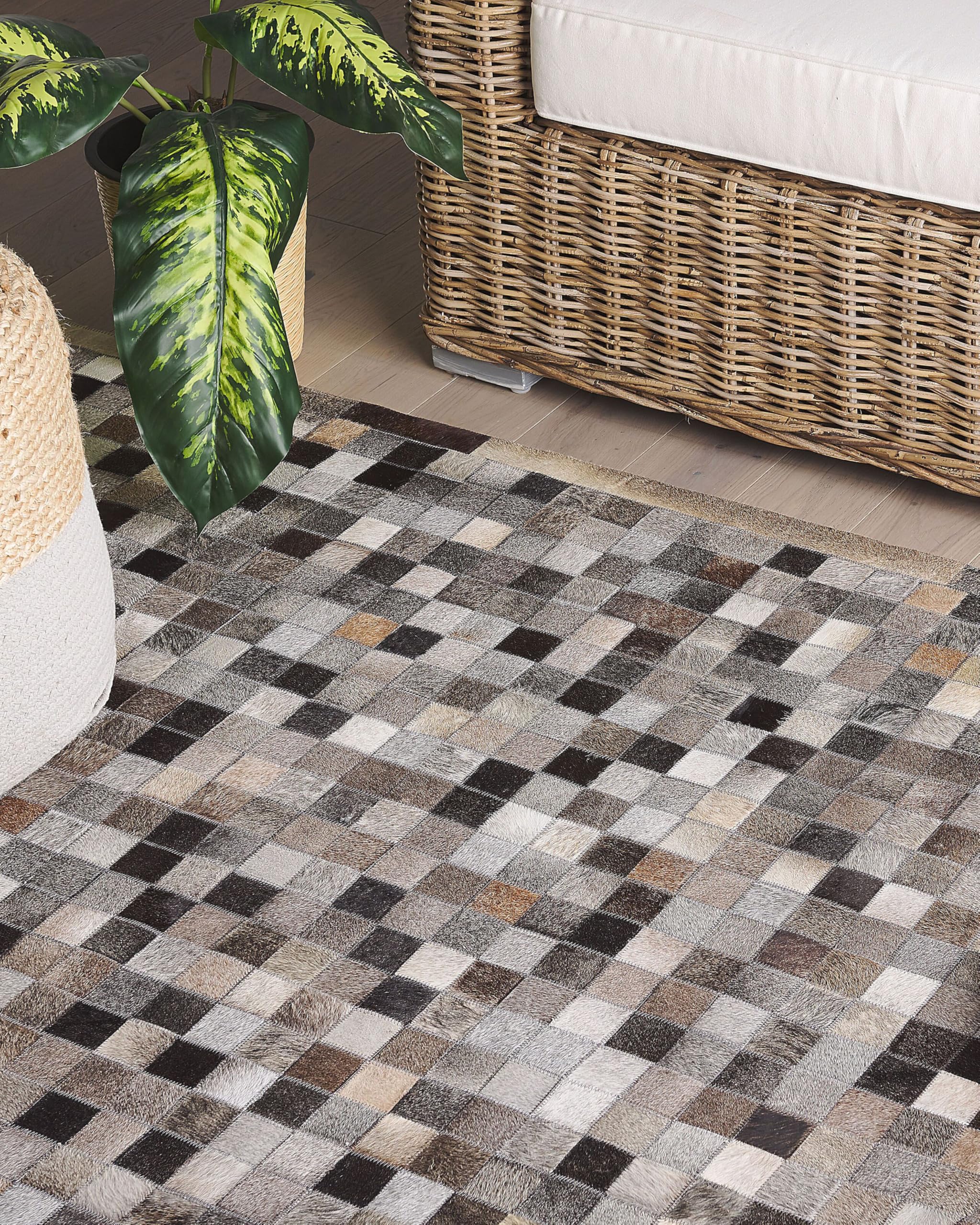 beliani-armutlu-teppich-kuhfell-patchwork-160x230-braun image 2