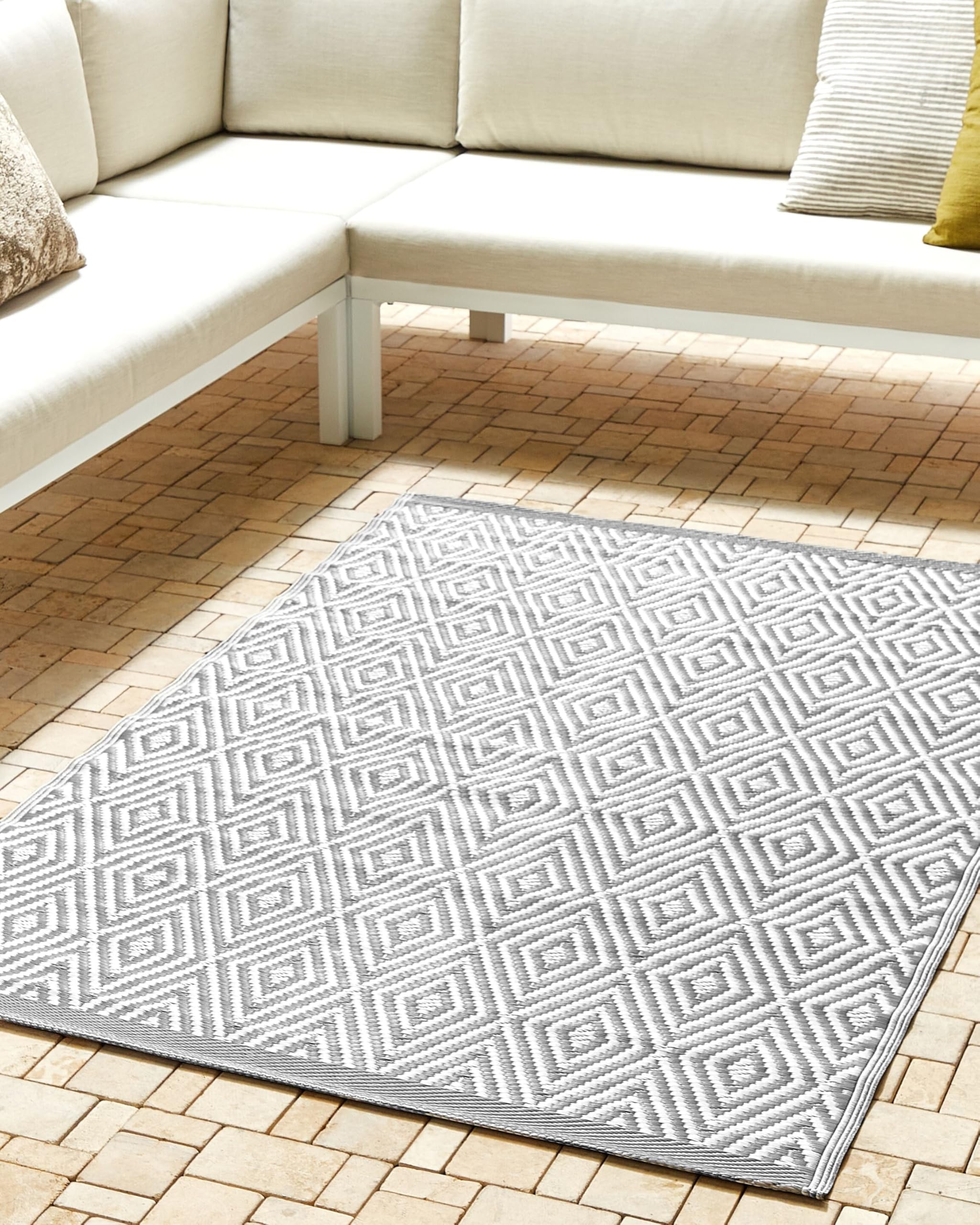beliani-sikar-outdoor-teppich-hellgrau-120x180-cm image 2