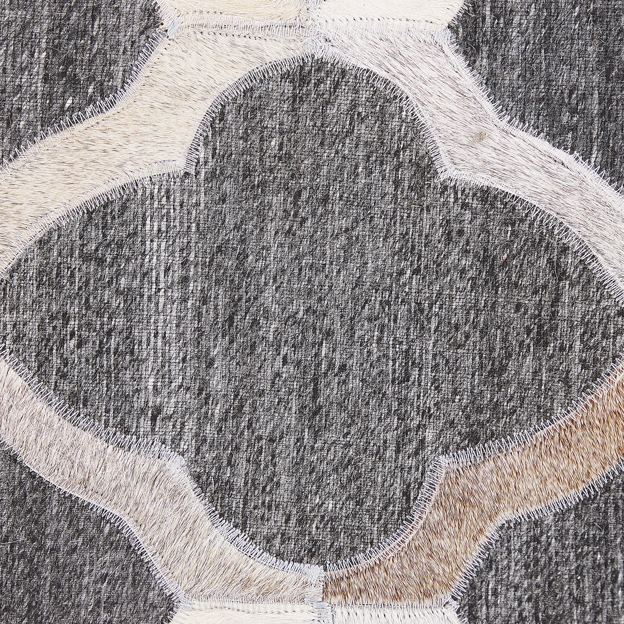 beliani-rolunay-teppich-140x200-cm-grau-beige-leder-patchwork image 7
