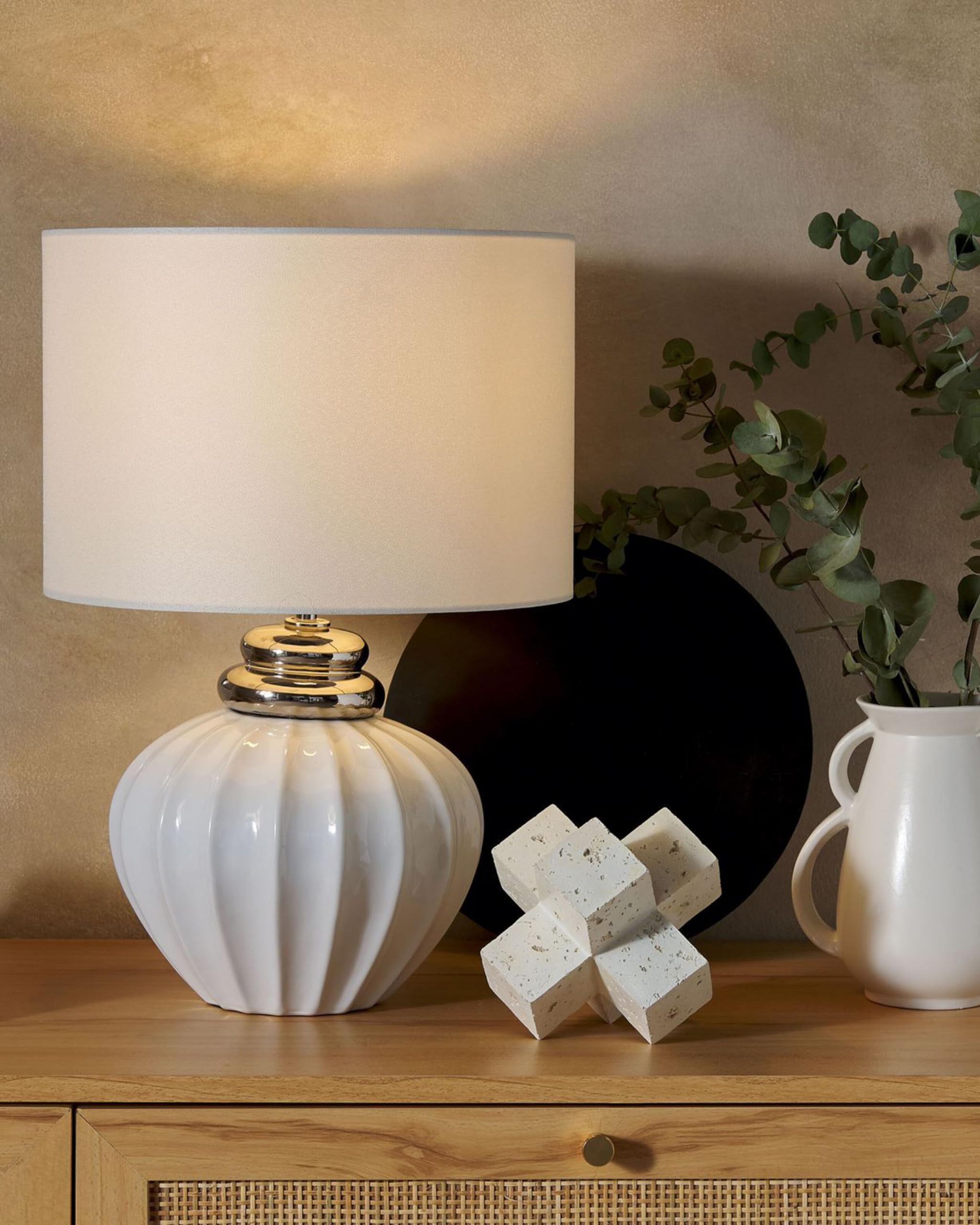 beliani-neris-tischlampe-cremewei-keramik-45-cm image 2