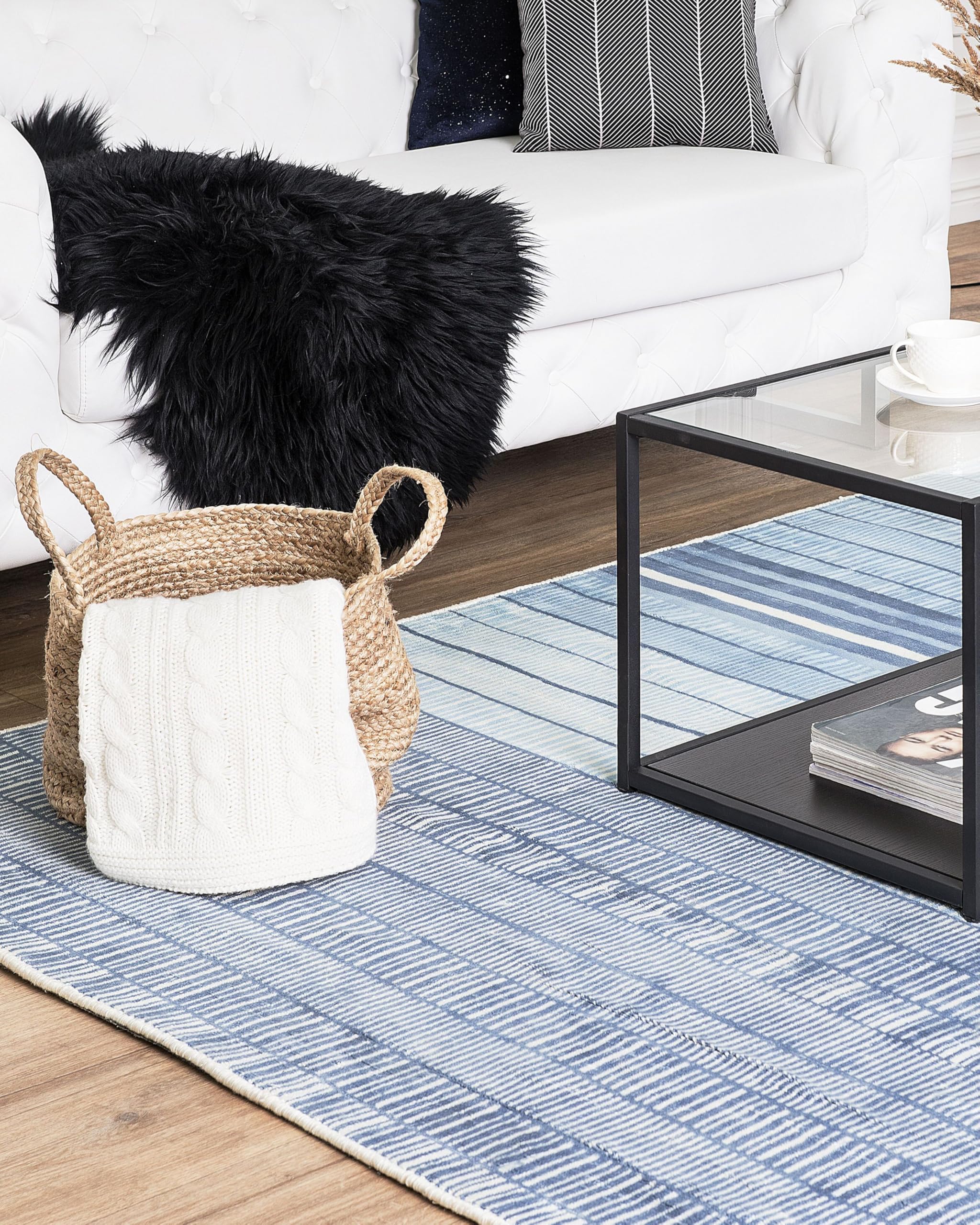 beliani-mediterran-teppich-hellblau-140-x-200-cm-viskose image 2