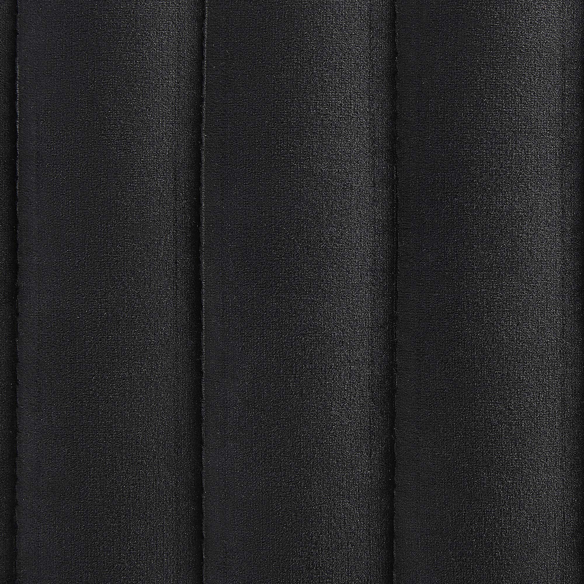 beliani-dayton-pouf-samt-schwarz-45x45-mit-goldbeinen image 7