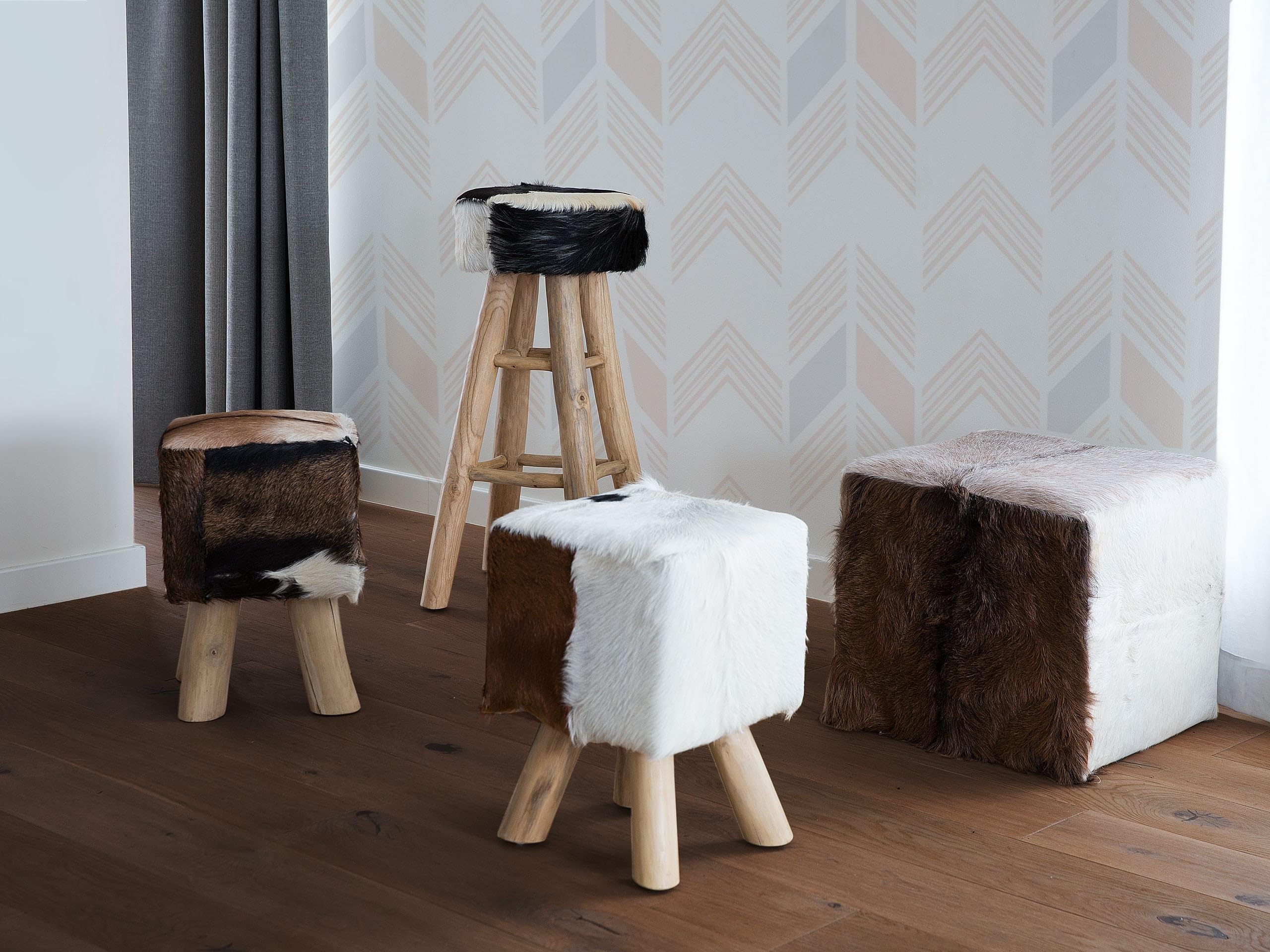 beliani-dalton-hocker-lammfell-braun-wei-teakholz image 2