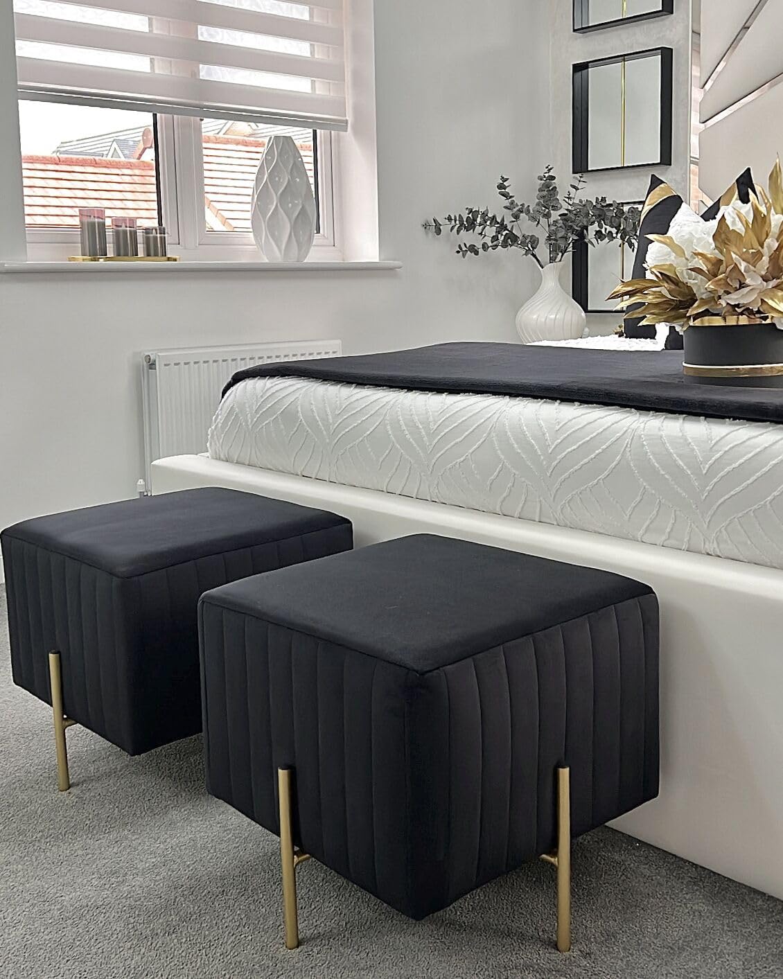 beliani-dayton-pouf-samt-schwarz-45x45-mit-goldbeinen image 8