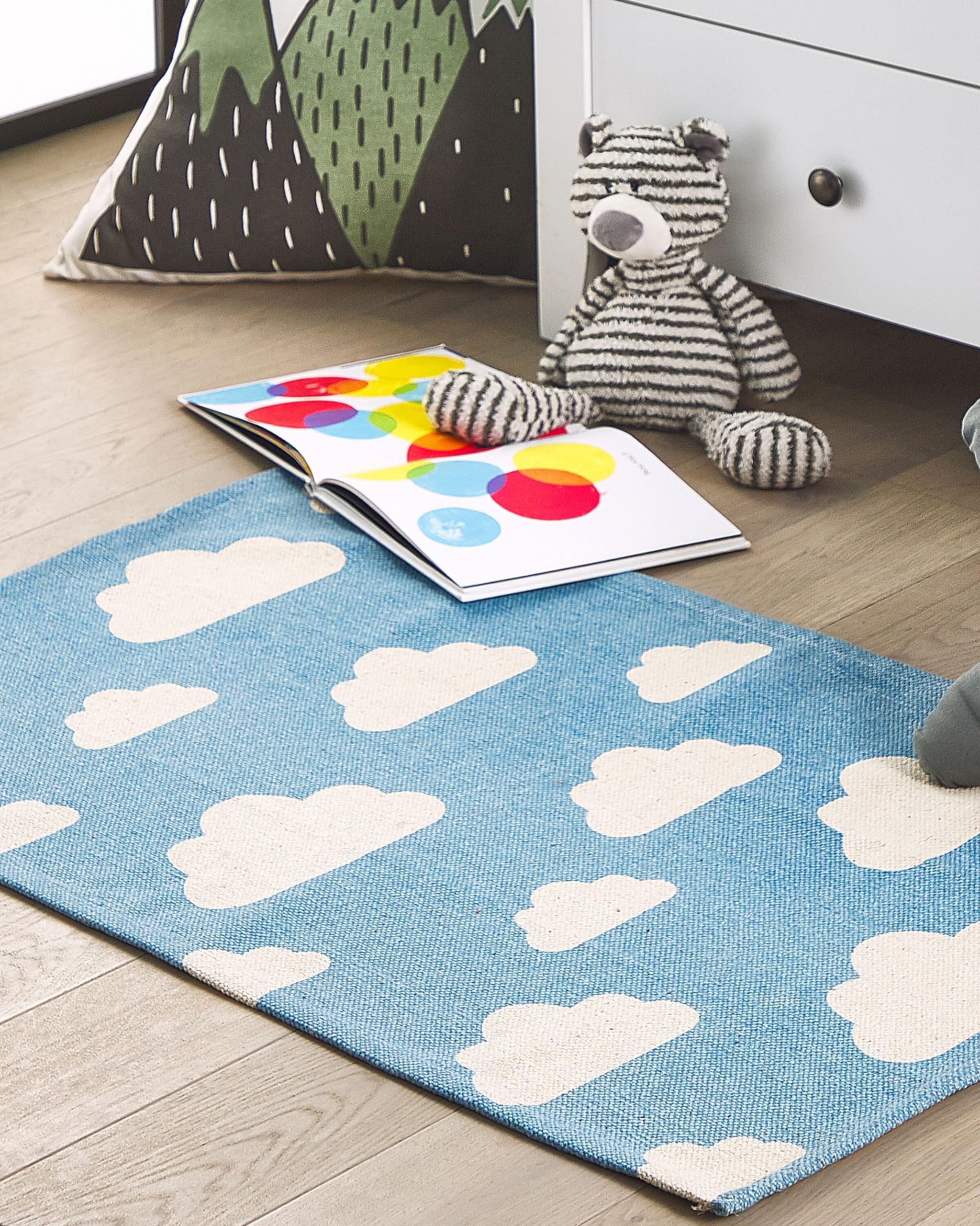 beliani-gwalijar-kinderteppich-blau-wolken-60x90-cm-baumwolle image 2