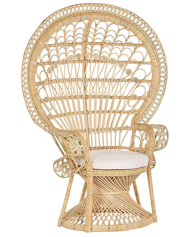 beliani-emmanuelle-pfauensessel-rattan-beige-kissen image 1