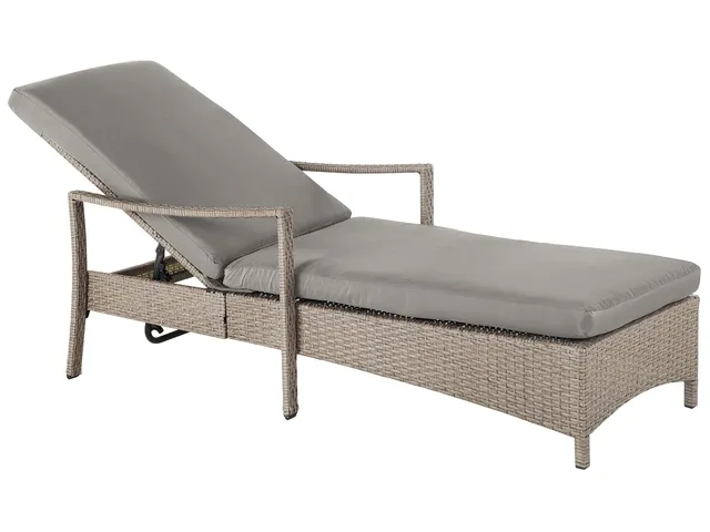 beliani-vasto-sonnenliege-taupe-grau-rattan-verstellbar image 1
